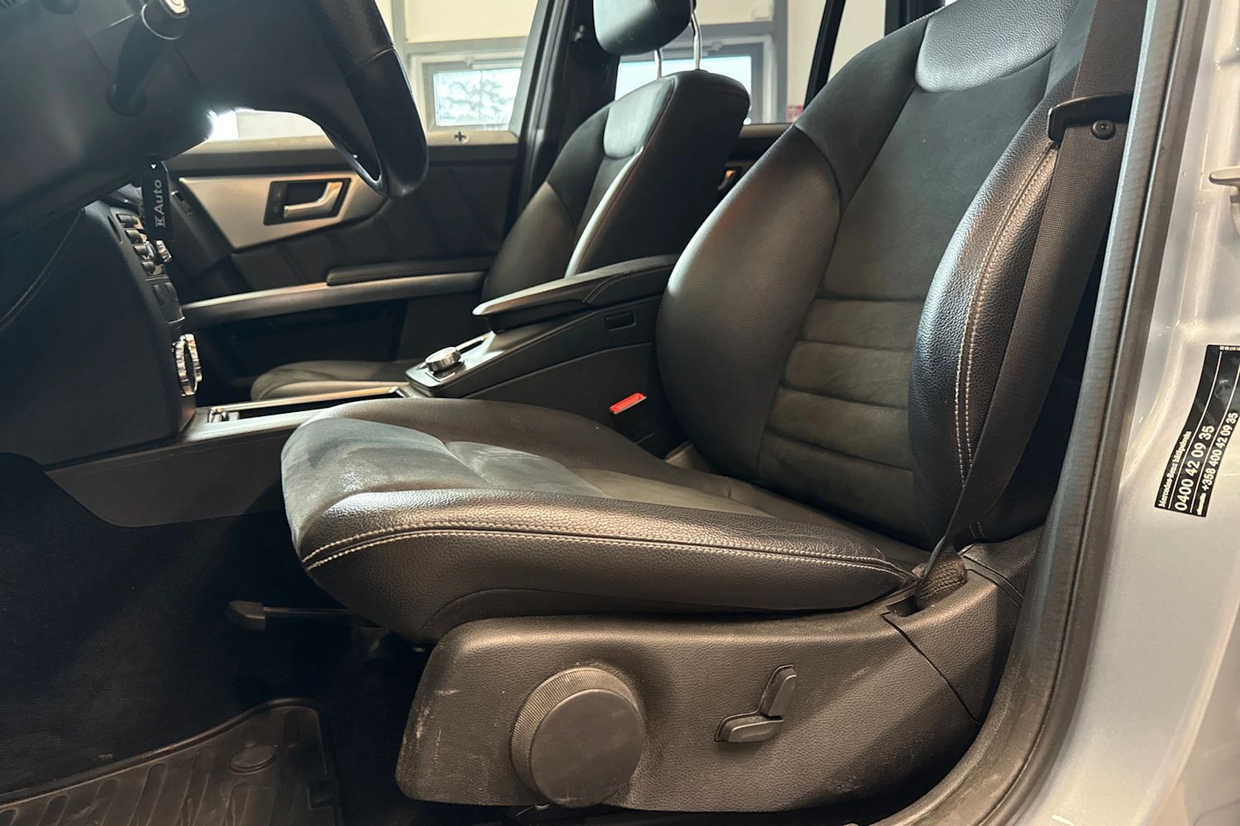 harmaa Mercedes-Benz GLK 2013 kuva 18.