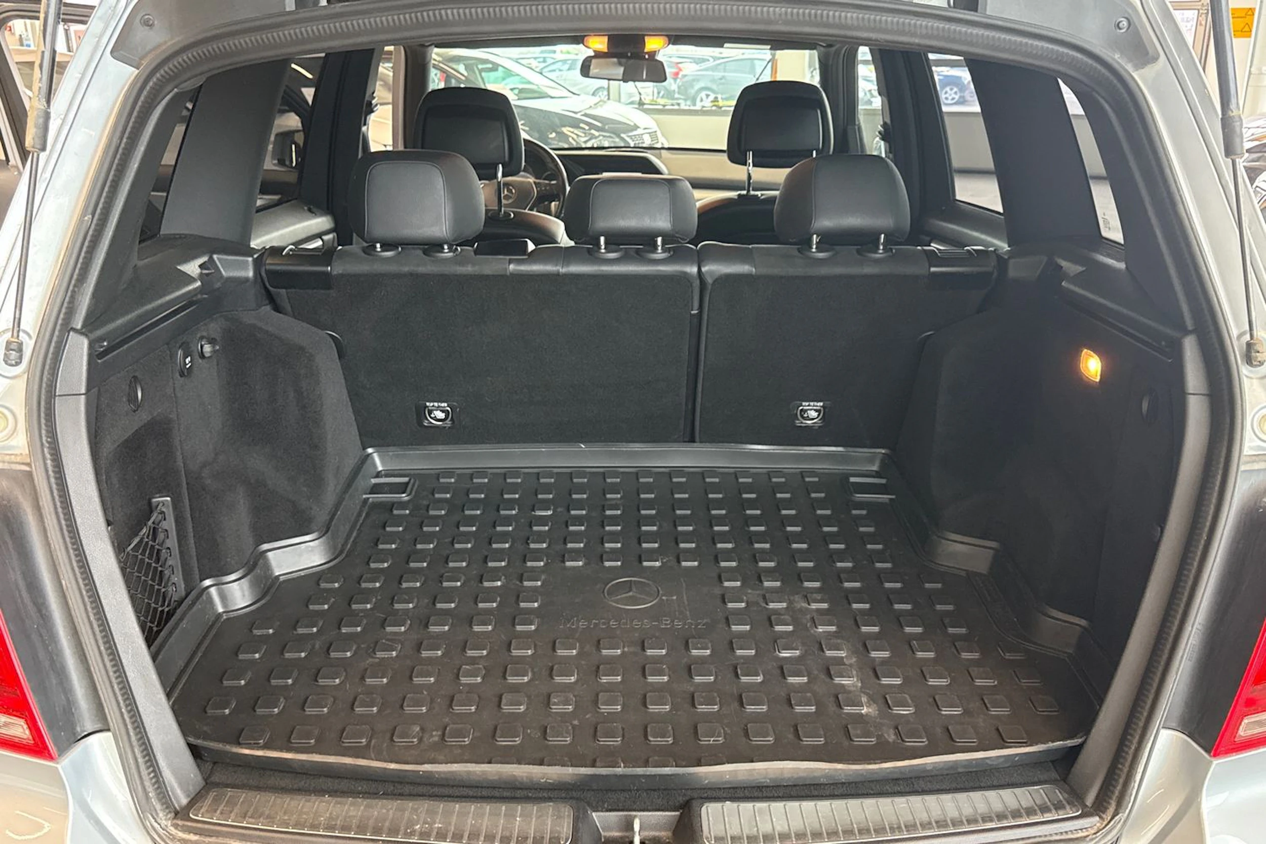 harmaa Mercedes-Benz GLK 2013 kuva 19.