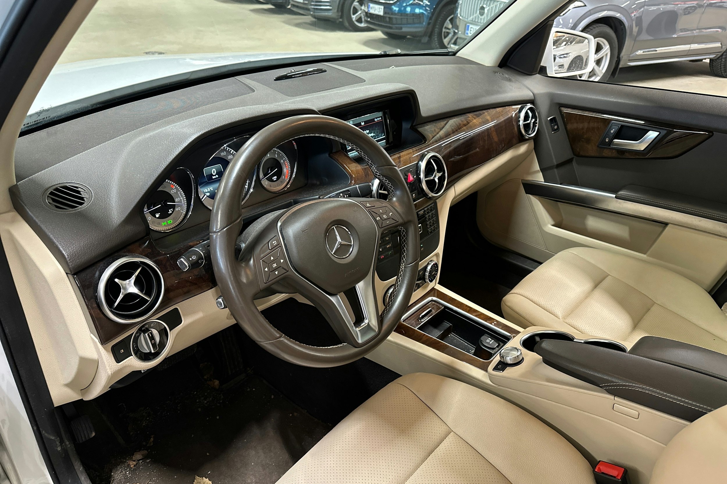 valkoinen Mercedes-Benz GLK 2014 kuva 3.