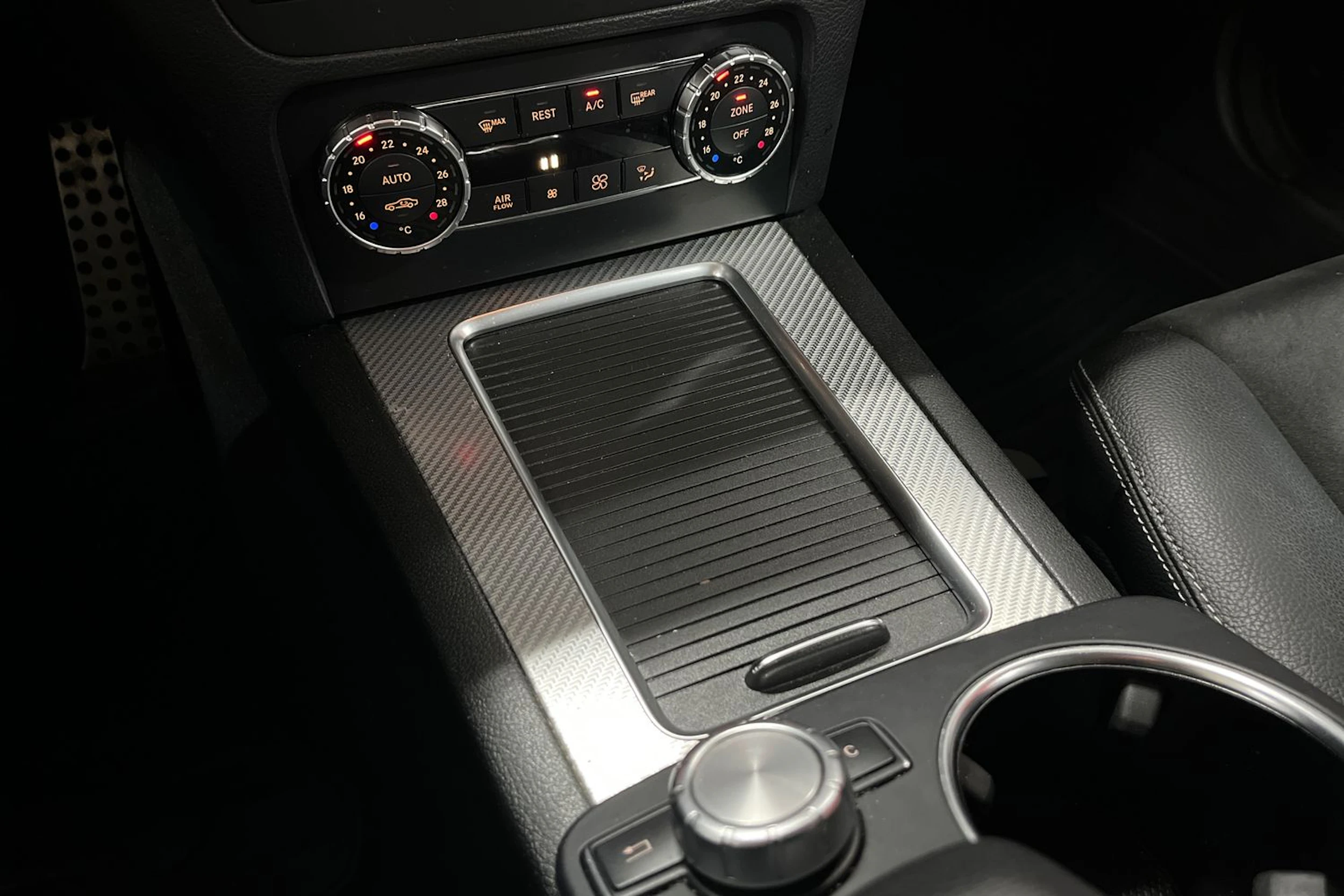 Harmaa Mercedes-Benz GLK 2014 kuva 21.