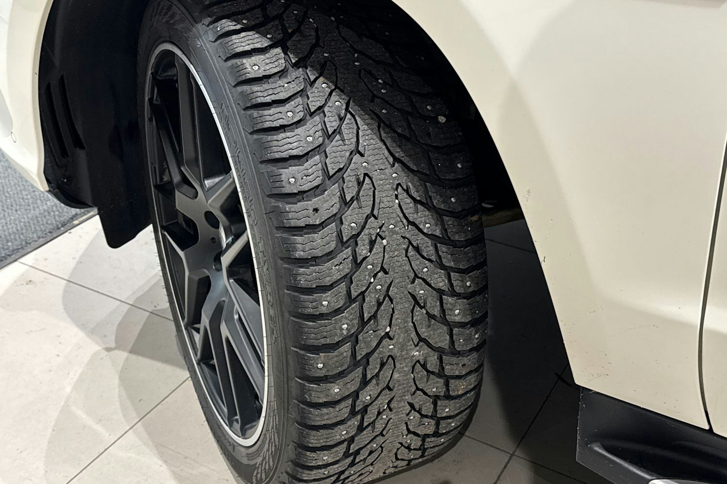 valkoinen Mercedes-Benz GLS 2016 kuva 13.