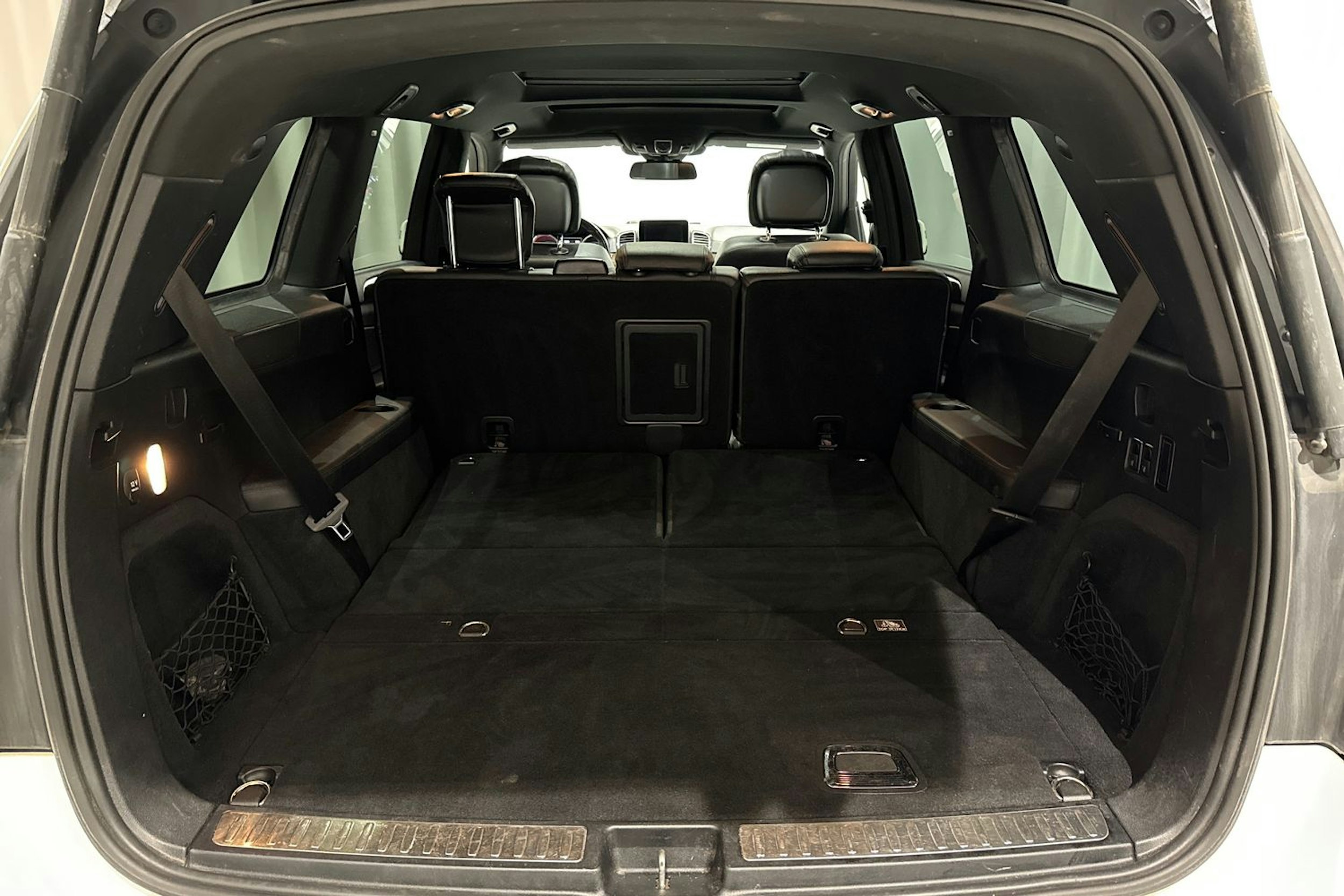 valkoinen Mercedes-Benz GLS 2016 kuva 15.