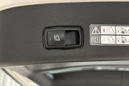 valkoinen Mercedes-Benz GLS 2016 kuva 17.