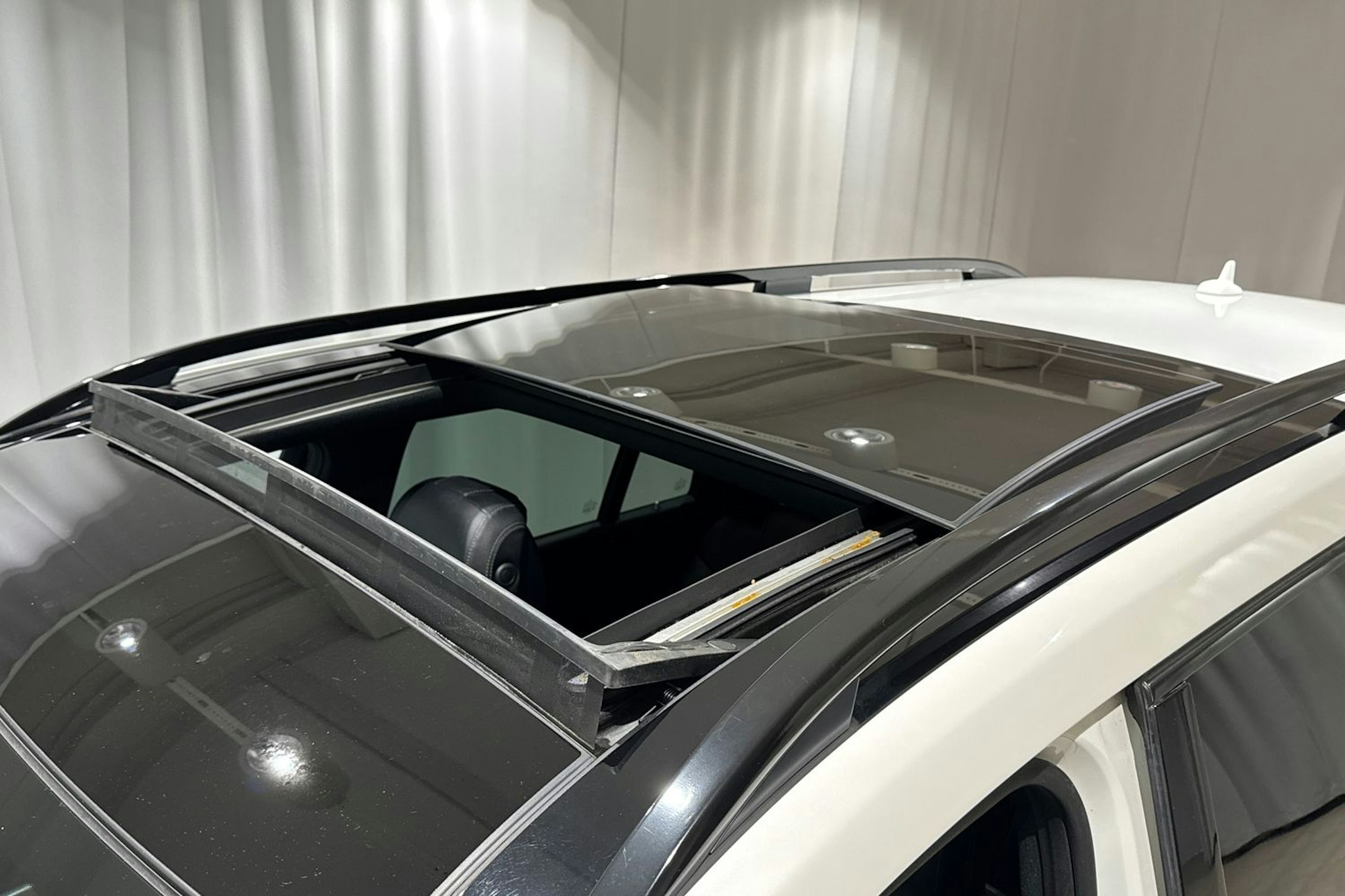 valkoinen Mercedes-Benz GLS 2016 kuva 21.