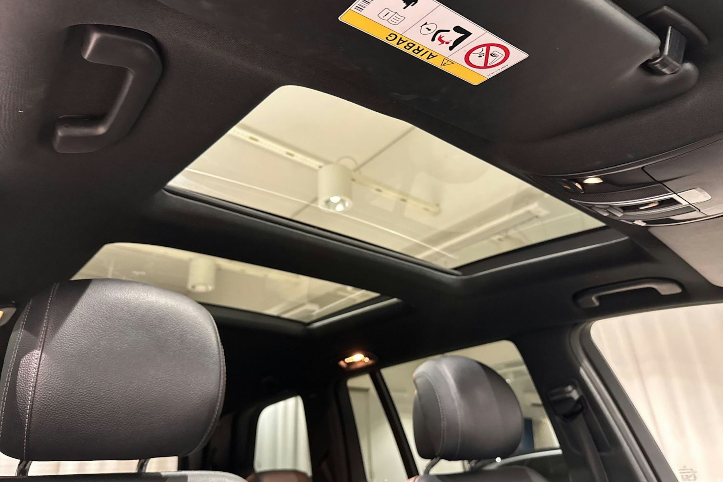 valkoinen Mercedes-Benz GLS 2016 kuva 22.