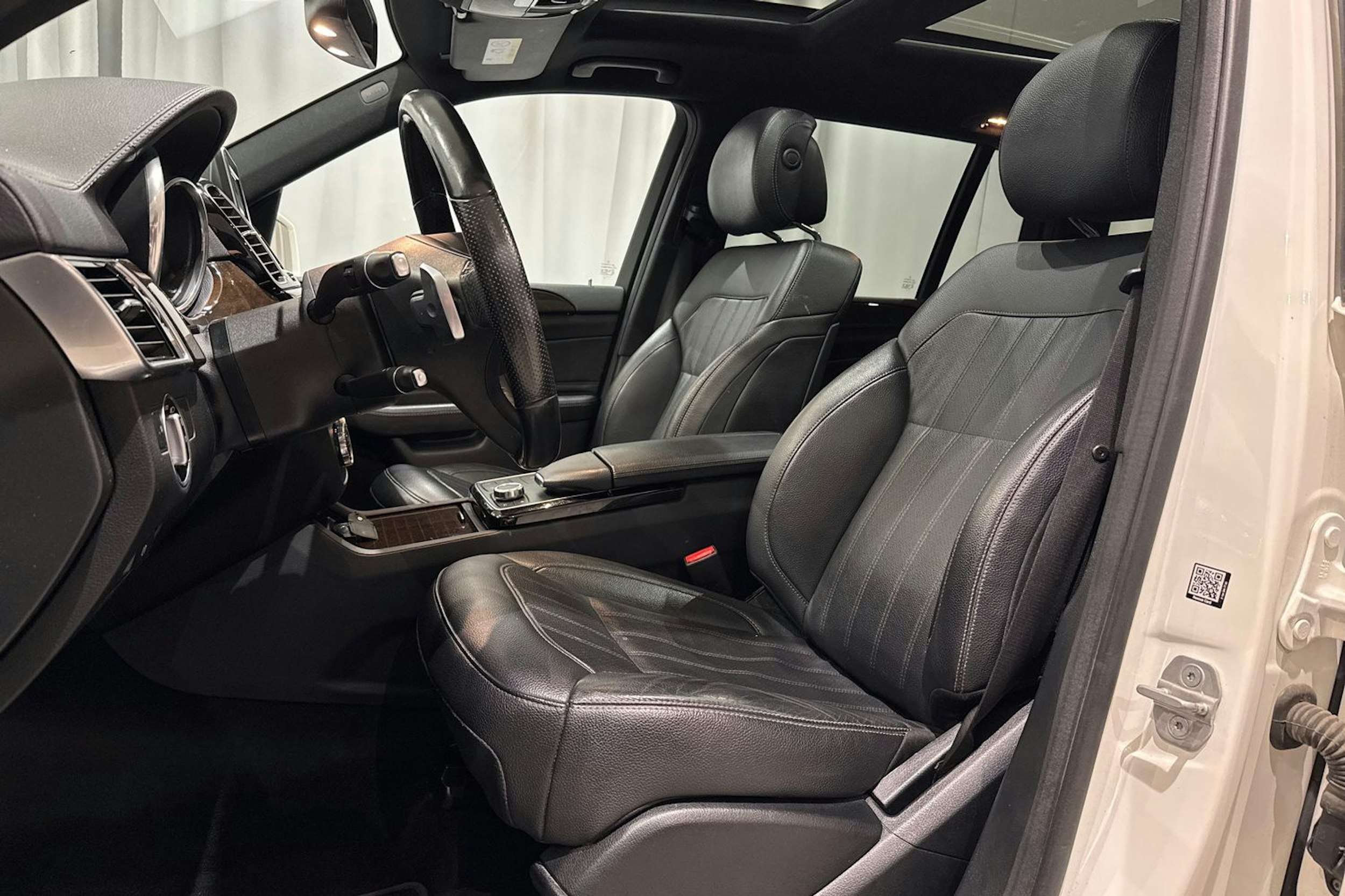 valkoinen Mercedes-Benz GLS 2016 kuva 24.