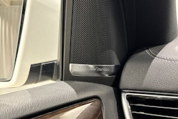 valkoinen Mercedes-Benz GLS 2016 kuva 28.