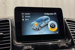 valkoinen Mercedes-Benz GLS 2016 kuva 32.