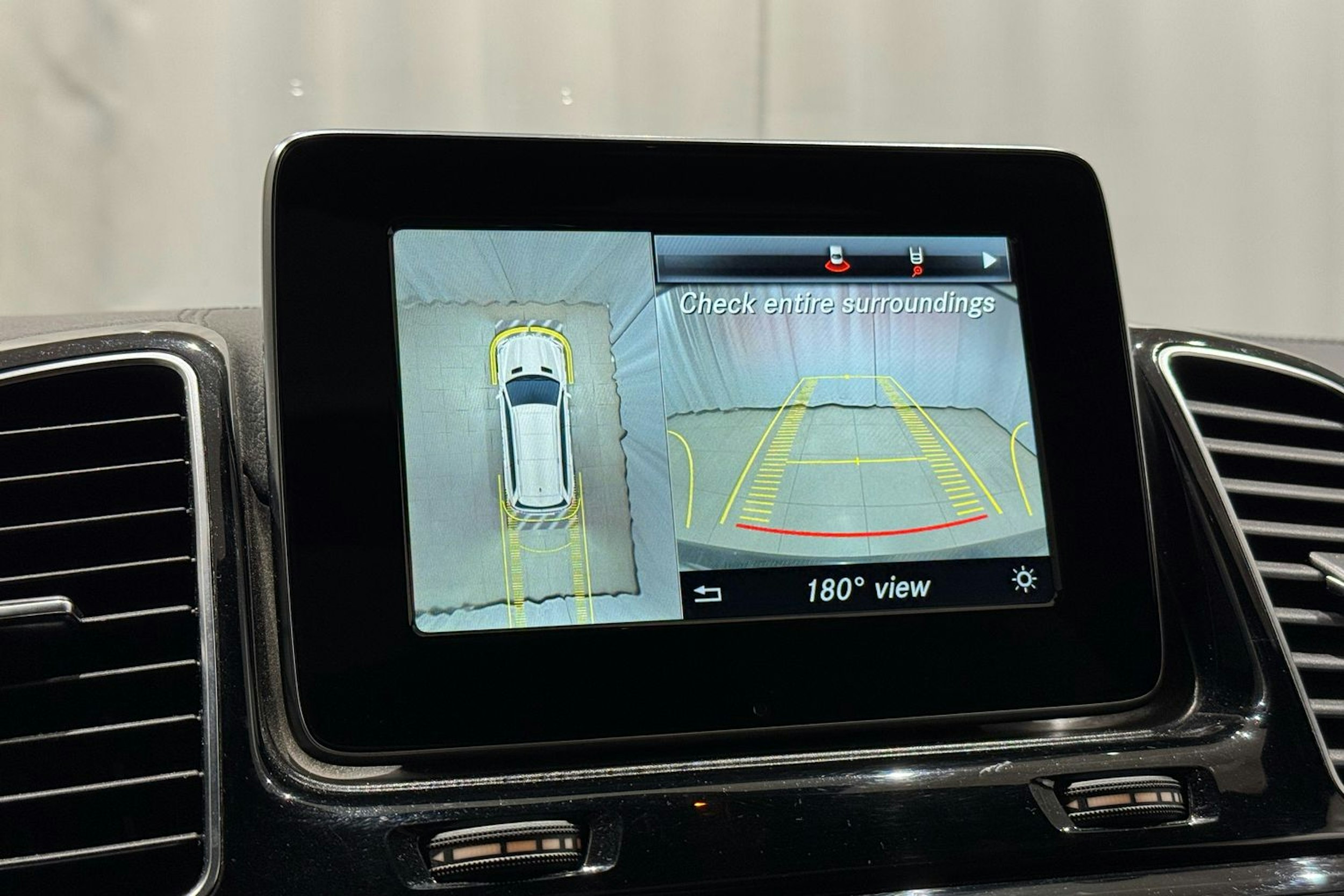 valkoinen Mercedes-Benz GLS 2016 kuva 33.