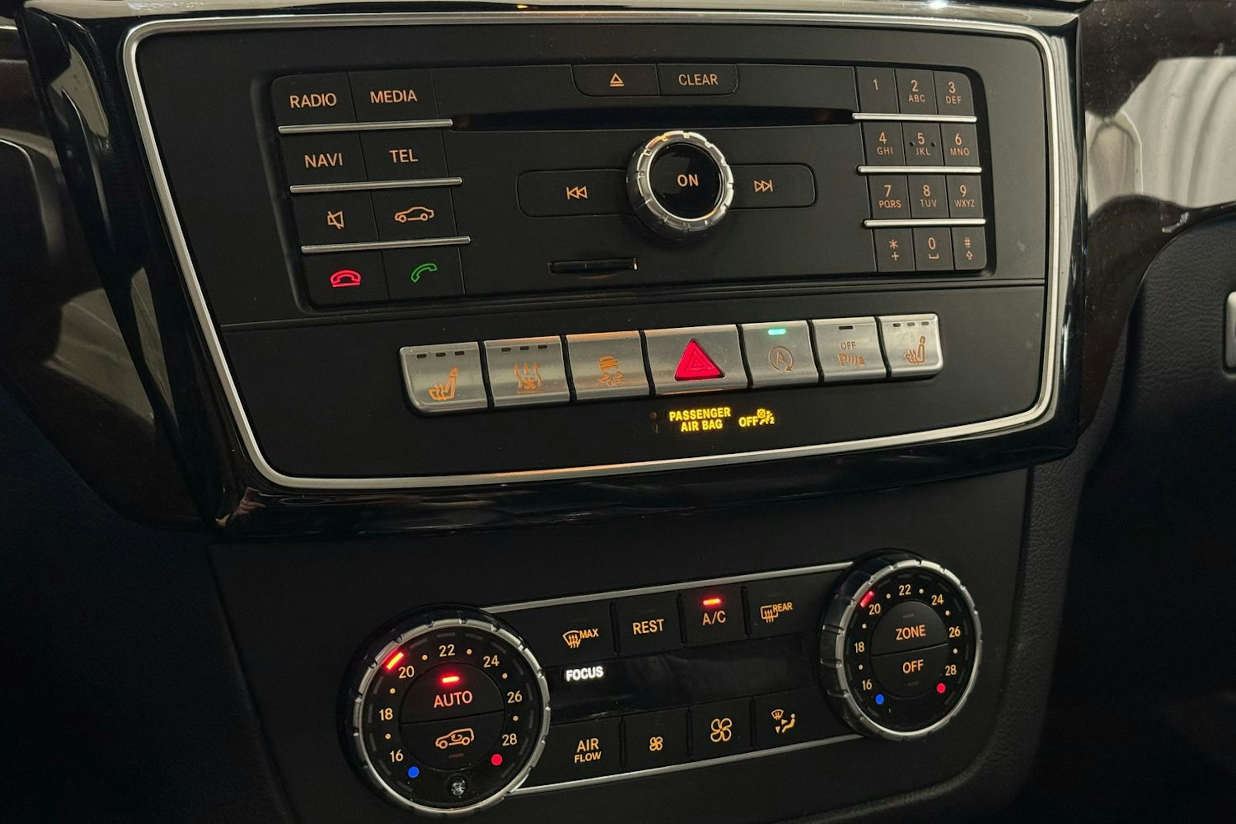 valkoinen Mercedes-Benz GLS 2016 kuva 34.