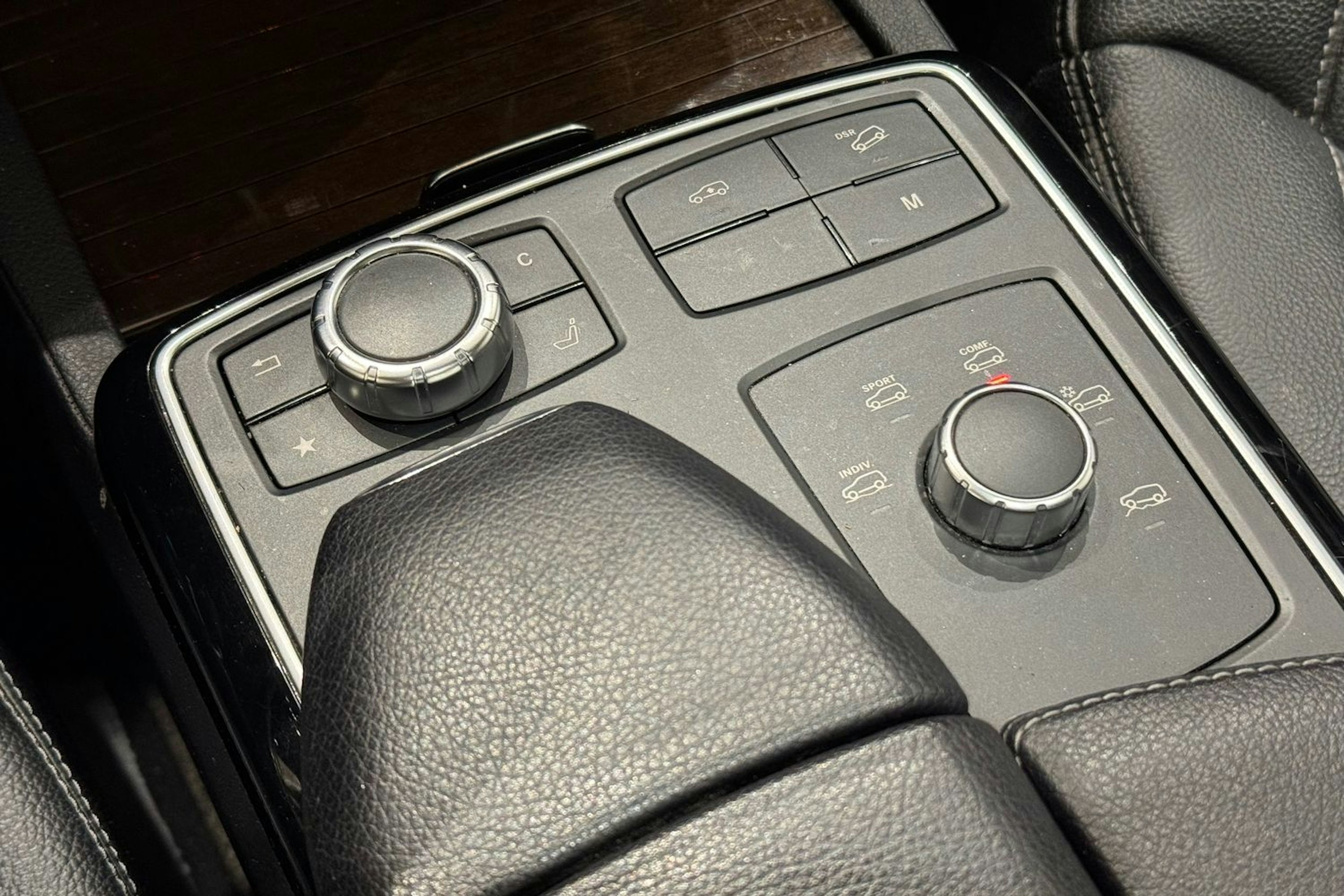 valkoinen Mercedes-Benz GLS 2016 kuva 35.