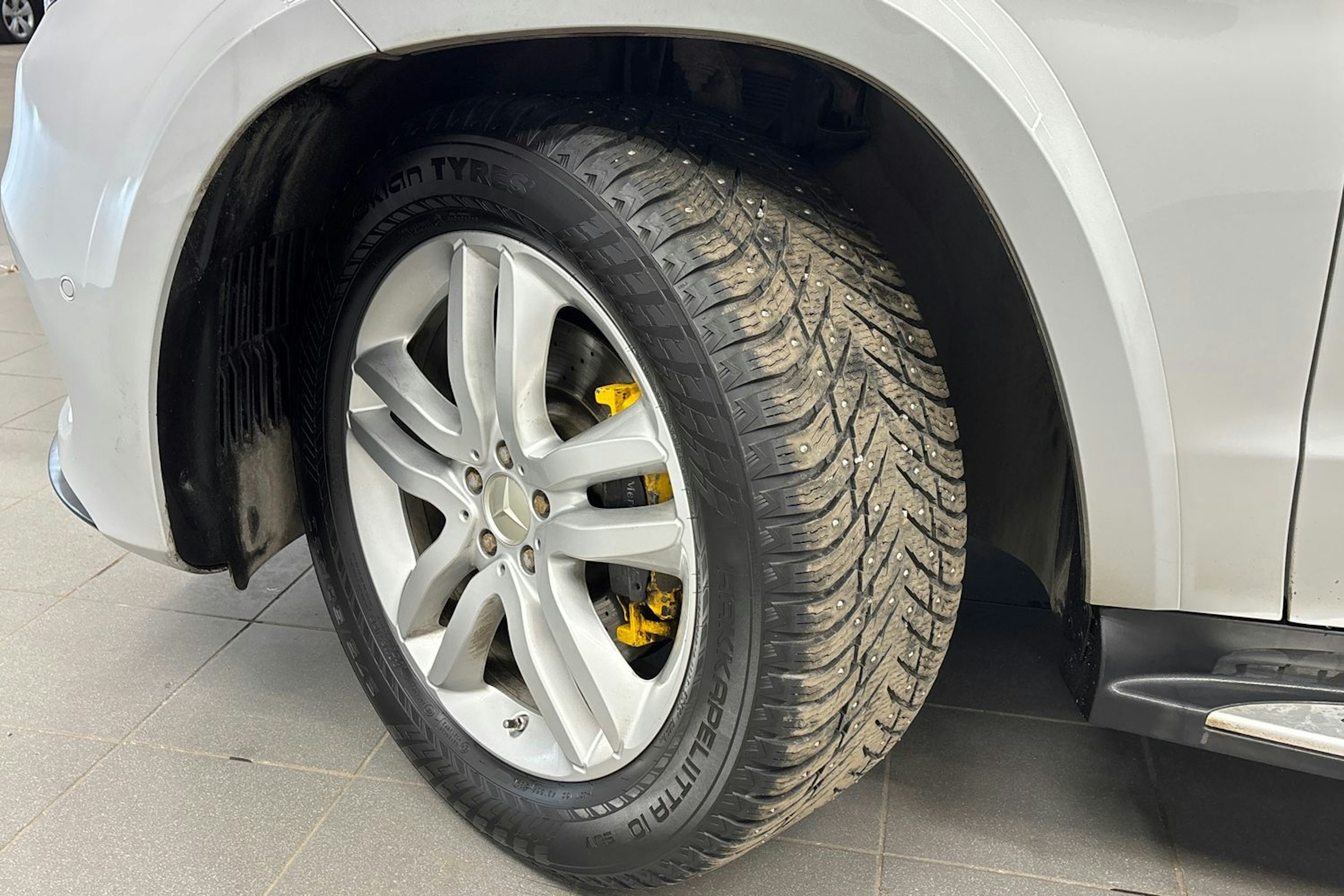 hopea Mercedes-Benz GLS 2017 kuva 13.