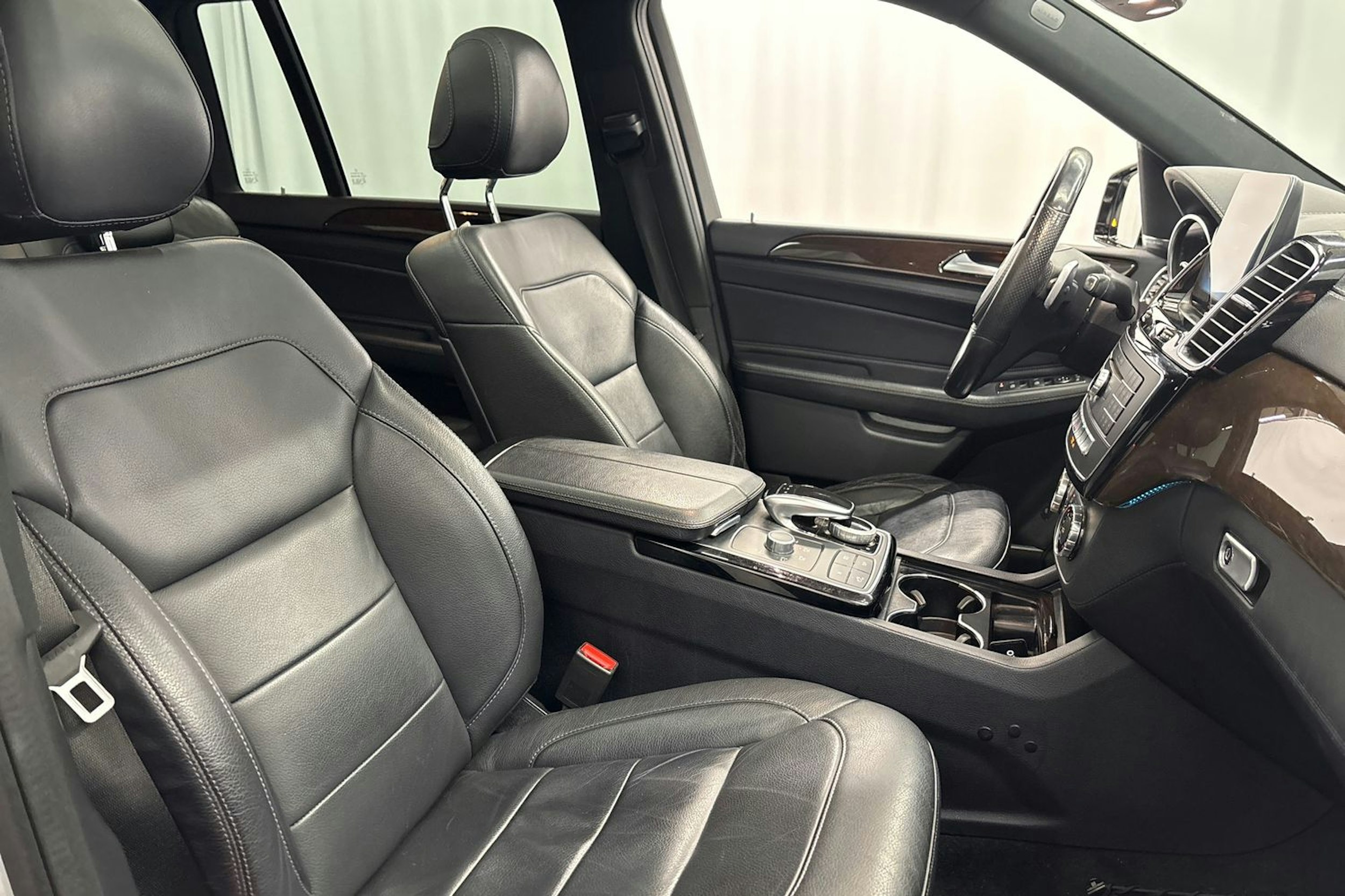 hopea Mercedes-Benz GLS 2017 kuva 15.