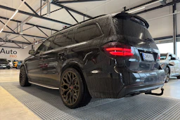 musta Mercedes-Benz GLS 2017 kuva 8.