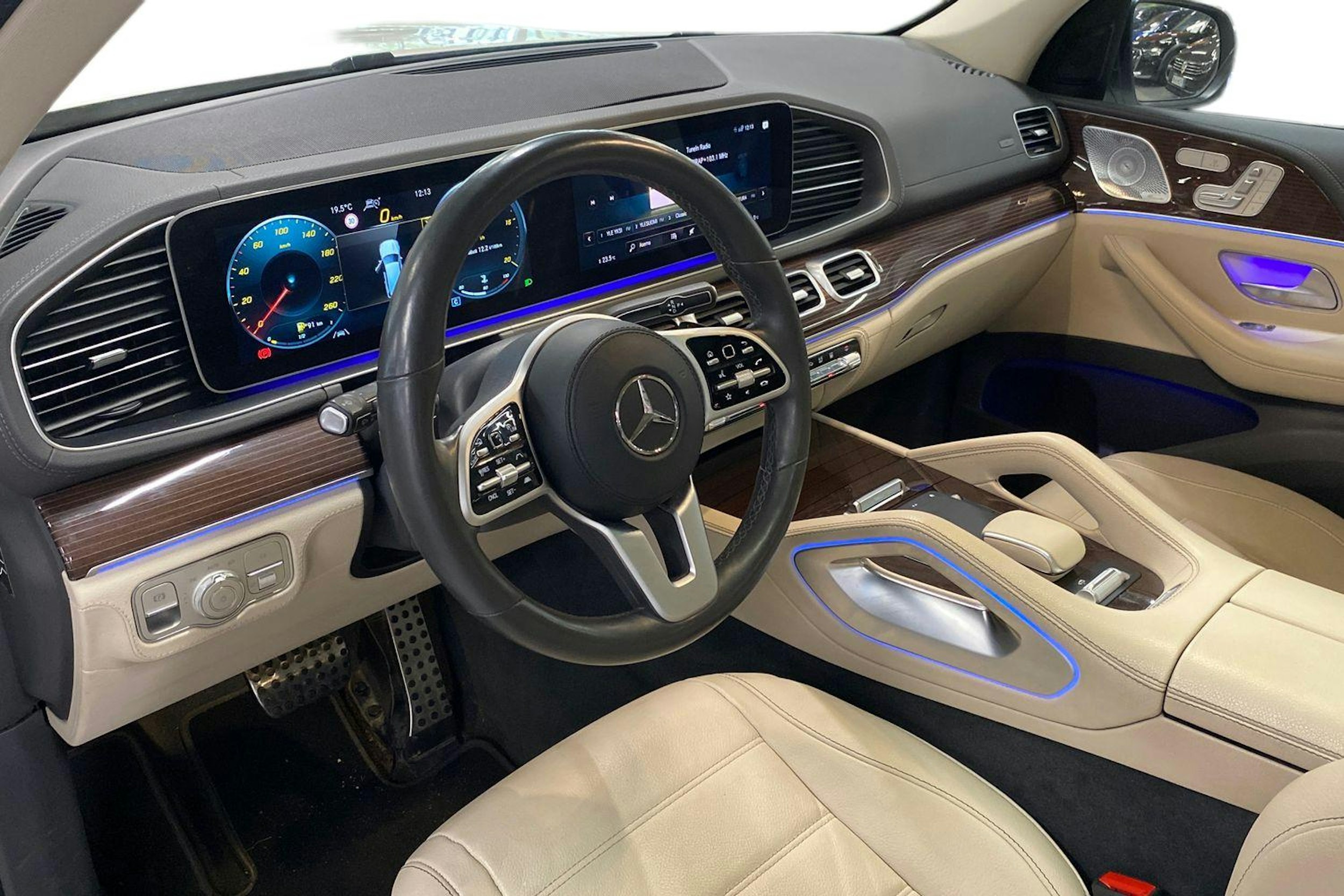 valkoinen Mercedes-Benz GLS 2021 kuva 3.