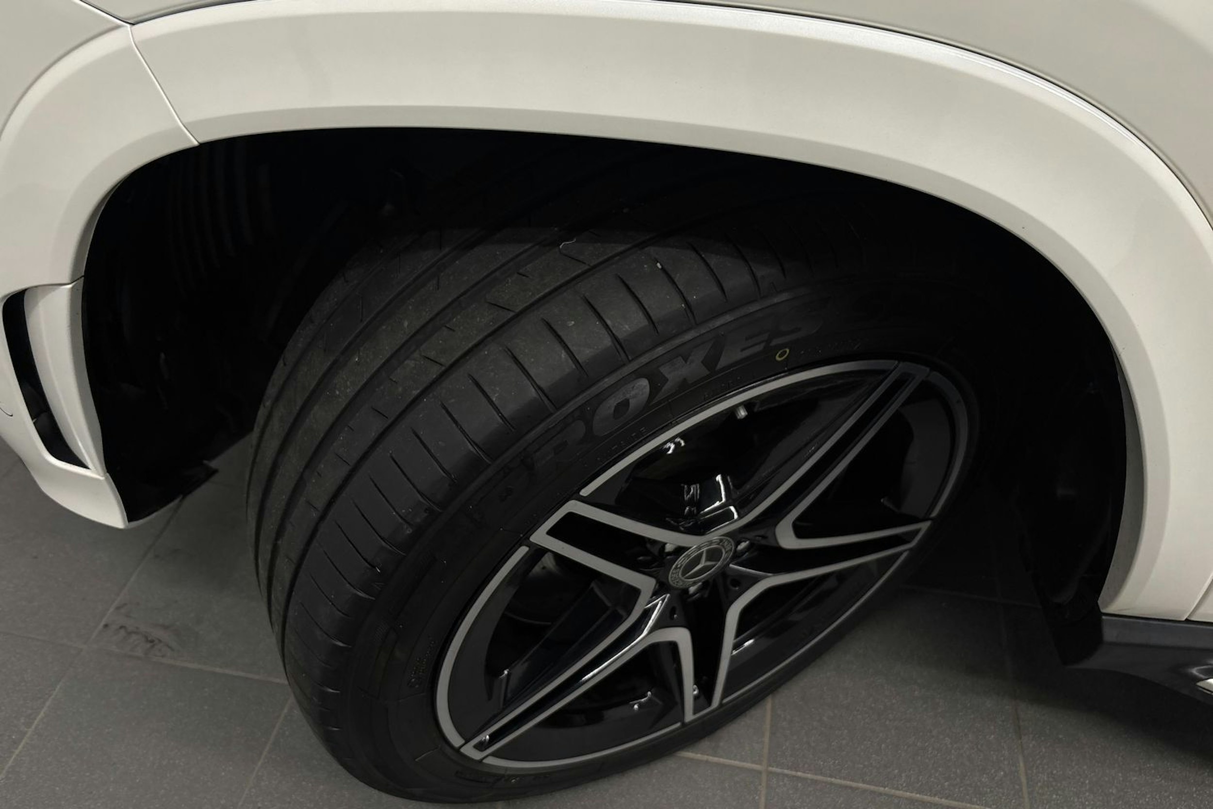 valkoinen Mercedes-Benz GLS 2021 kuva 13.