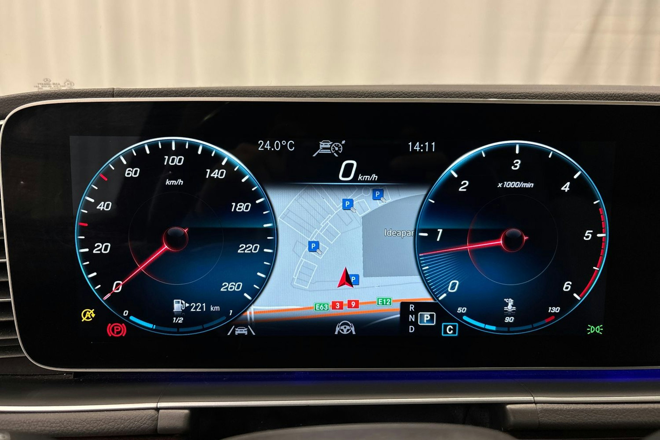 valkoinen Mercedes-Benz GLS 2021 kuva 21.