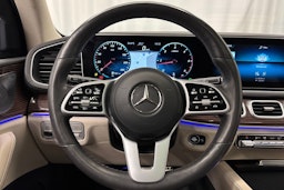 valkoinen Mercedes-Benz GLS 2021 kuva 22.