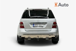 harmaa Mercedes-Benz ML 2005 kuva 3.
