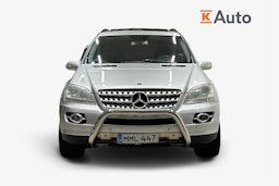 harmaa Mercedes-Benz ML 2005 kuva 5.