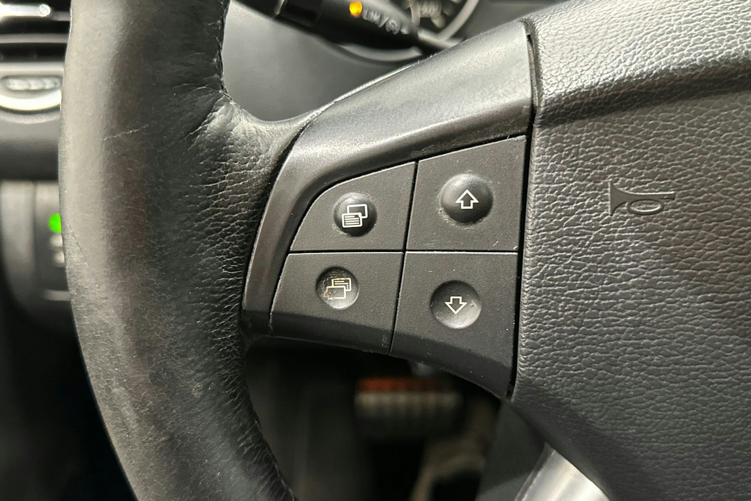 harmaa Mercedes-Benz ML 2005 kuva 17.