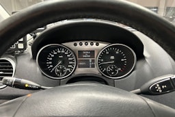 harmaa Mercedes-Benz ML 2005 kuva 20.