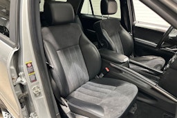 harmaa Mercedes-Benz ML 2005 kuva 24.