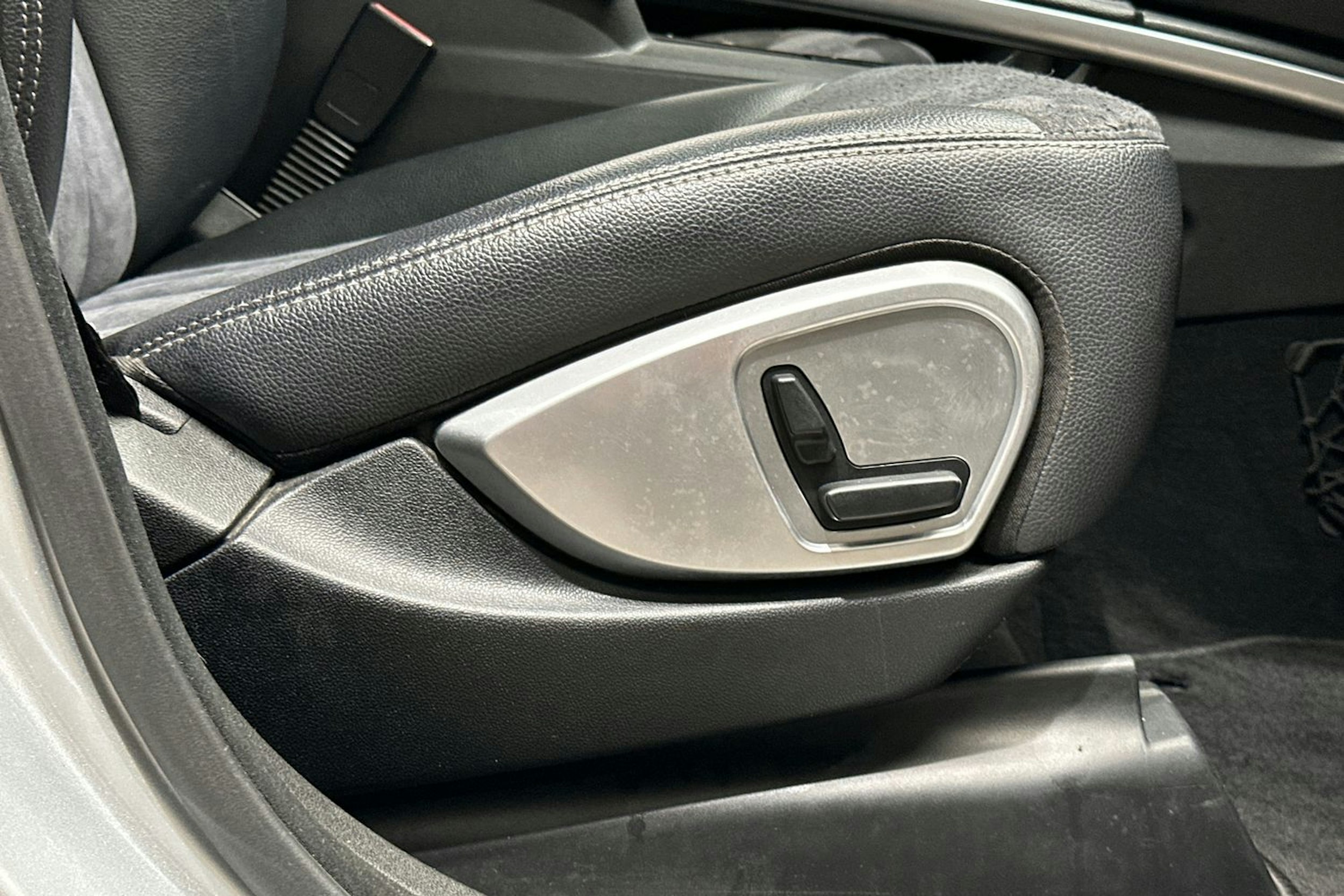 harmaa Mercedes-Benz ML 2005 kuva 25.