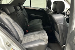 harmaa Mercedes-Benz ML 2005 kuva 26.