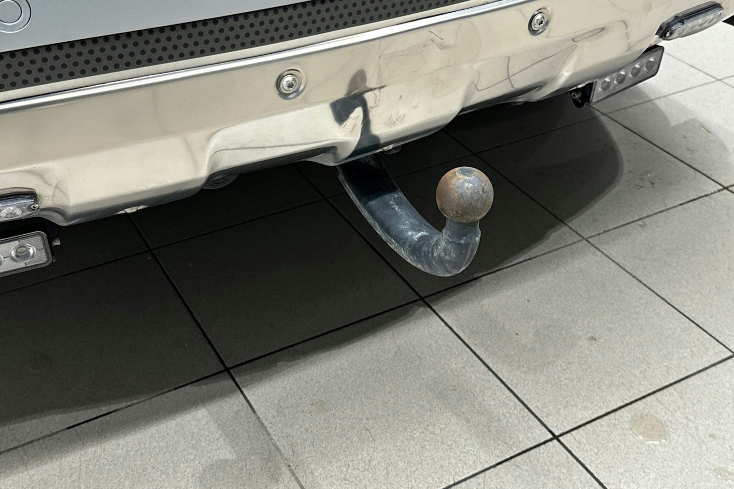 harmaa Mercedes-Benz ML 2005 kuva 29.