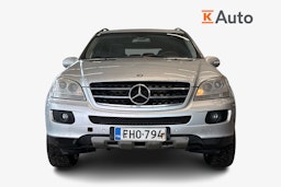 harmaa Mercedes-Benz ML 2006 kuva 4.