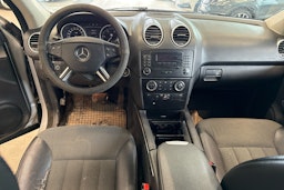 harmaa Mercedes-Benz ML 2006 kuva 7.