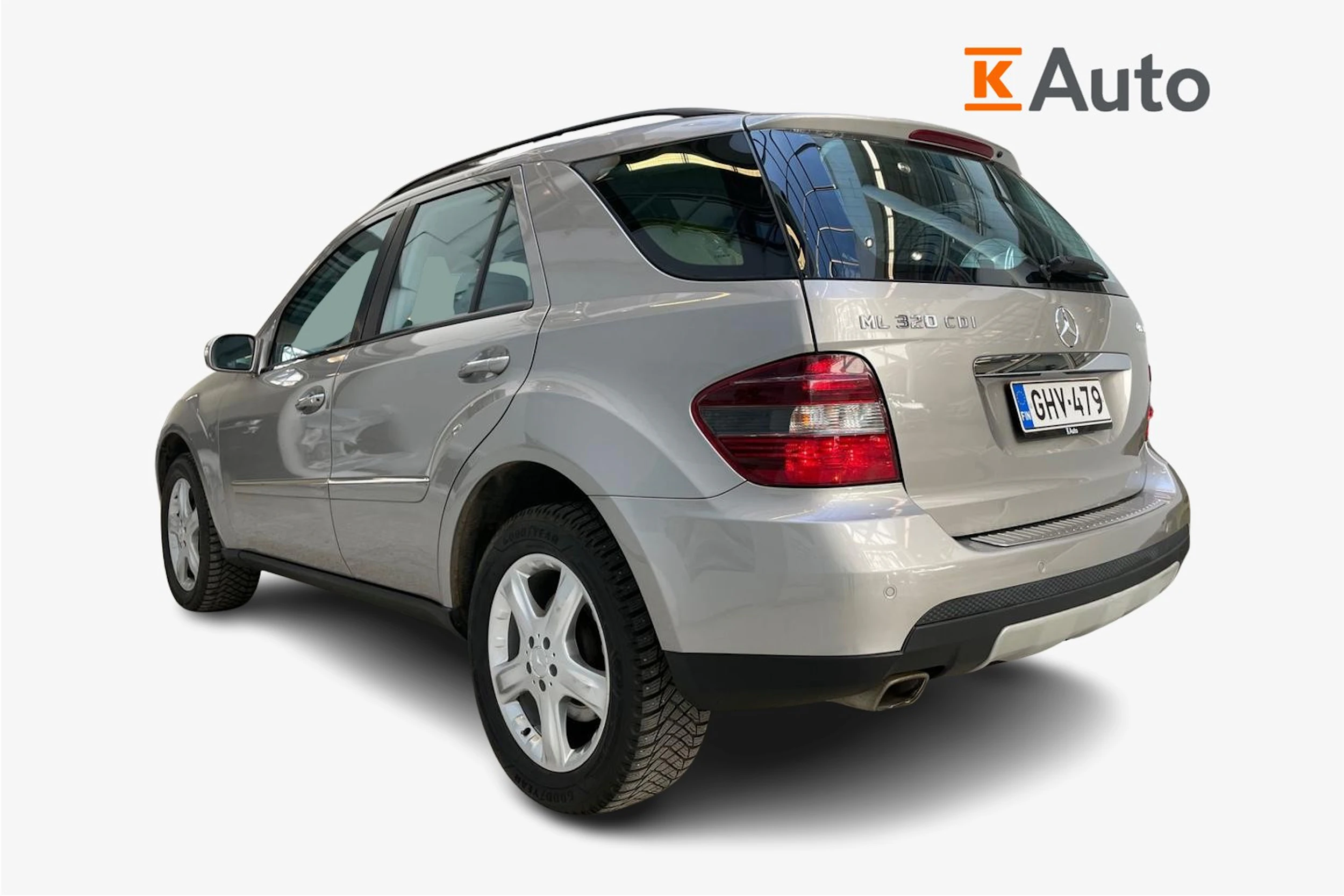 harmaa Mercedes-Benz ML 2006 kuva 2.