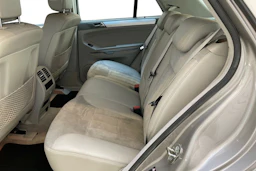 harmaa Mercedes-Benz ML 2006 kuva 8.