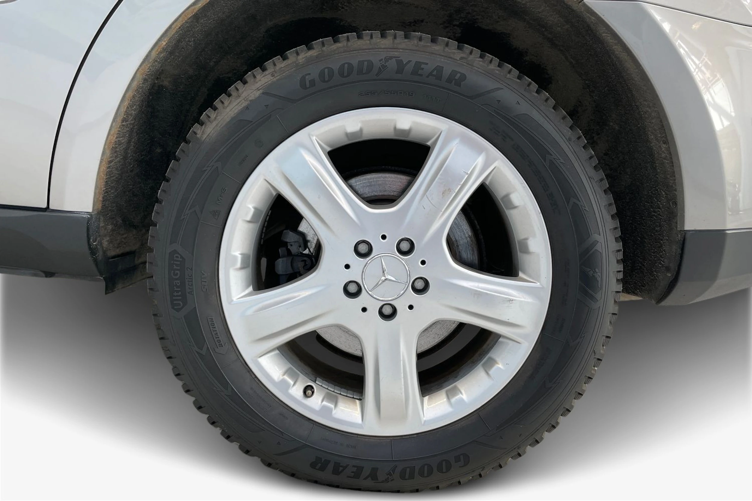 harmaa Mercedes-Benz ML 2006 kuva 9.