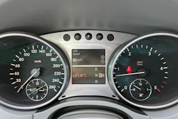 harmaa Mercedes-Benz ML 2006 kuva 11.