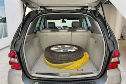 harmaa Mercedes-Benz ML 2006 kuva 26.