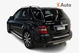 Musta Mercedes-Benz ML 2006 kuva 2.
