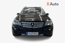 Musta Mercedes-Benz ML 2006 kuva 4.