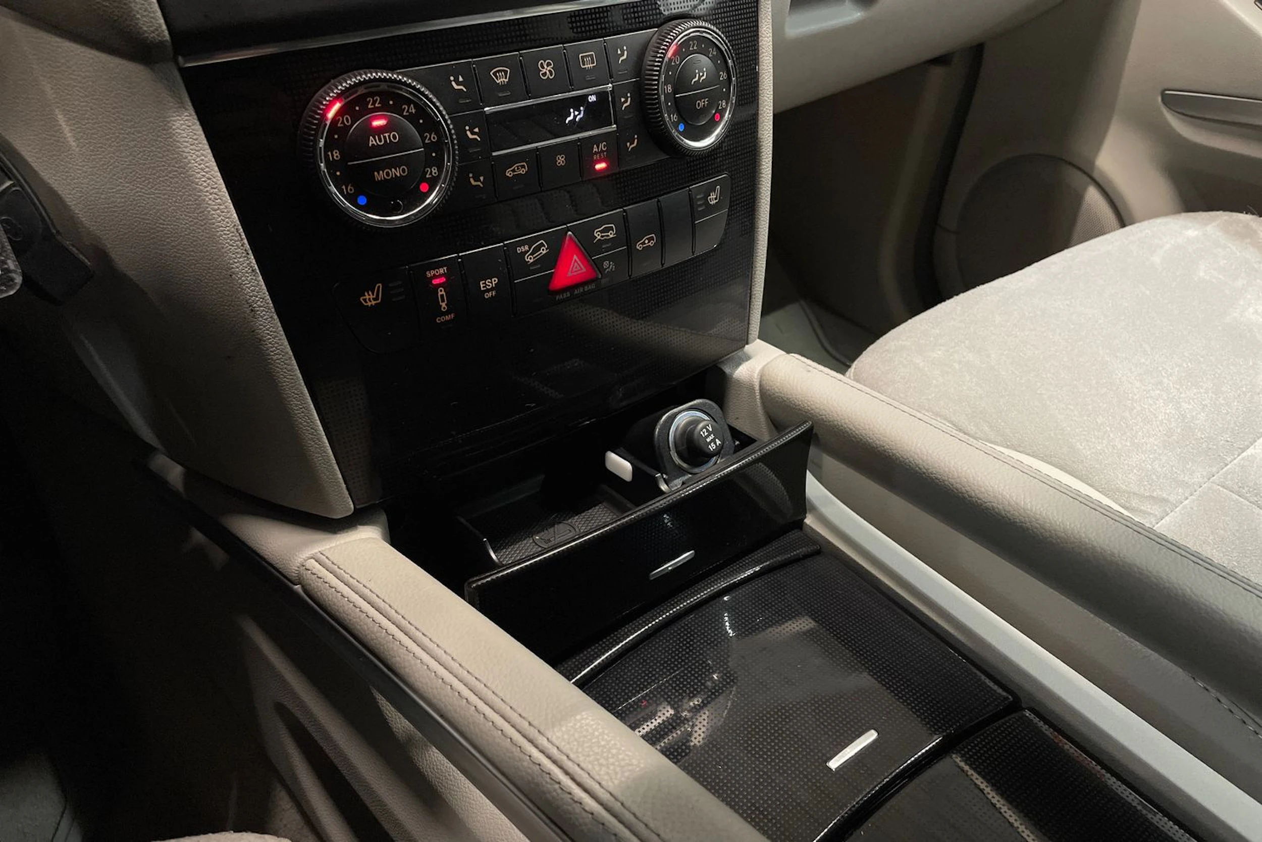 Musta Mercedes-Benz ML 2006 kuva 14.