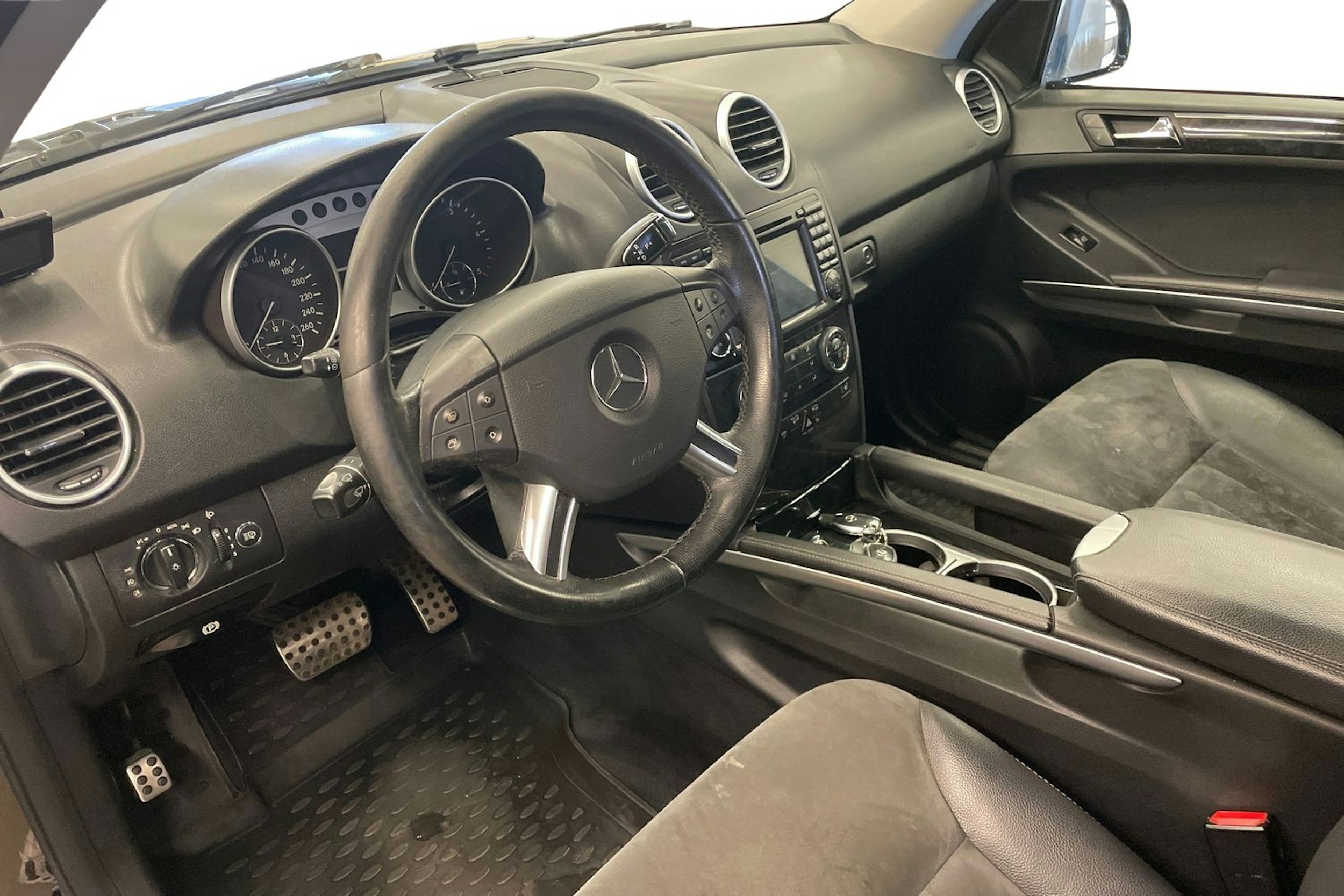 musta Mercedes-Benz ML 2007 kuva 3.
