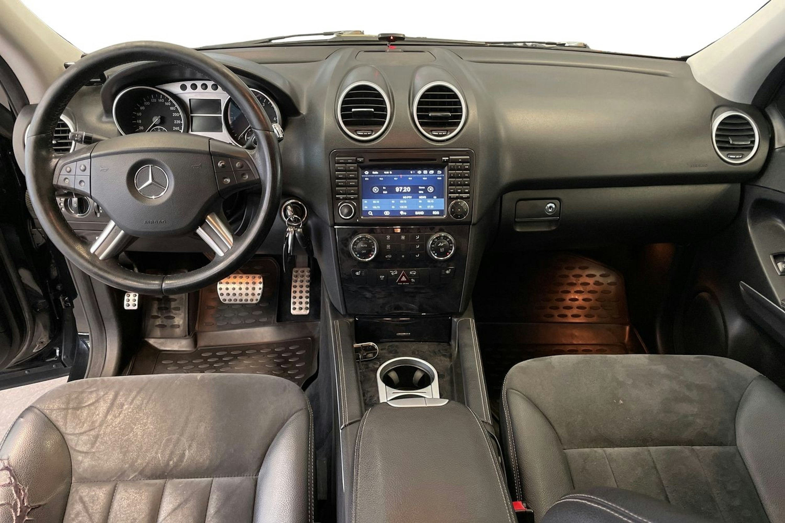 musta Mercedes-Benz ML 2007 kuva 9.