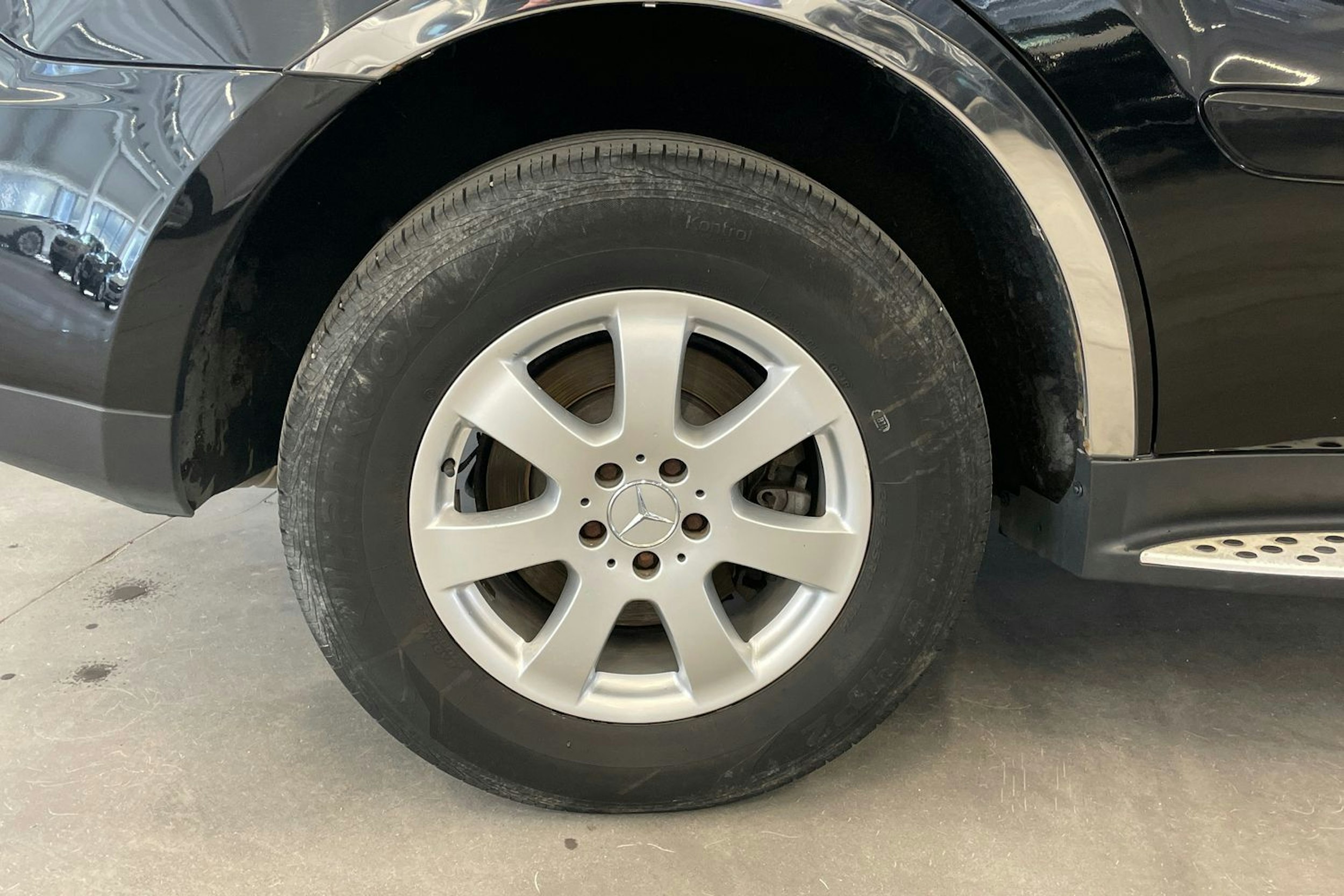 musta Mercedes-Benz ML 2007 kuva 13.