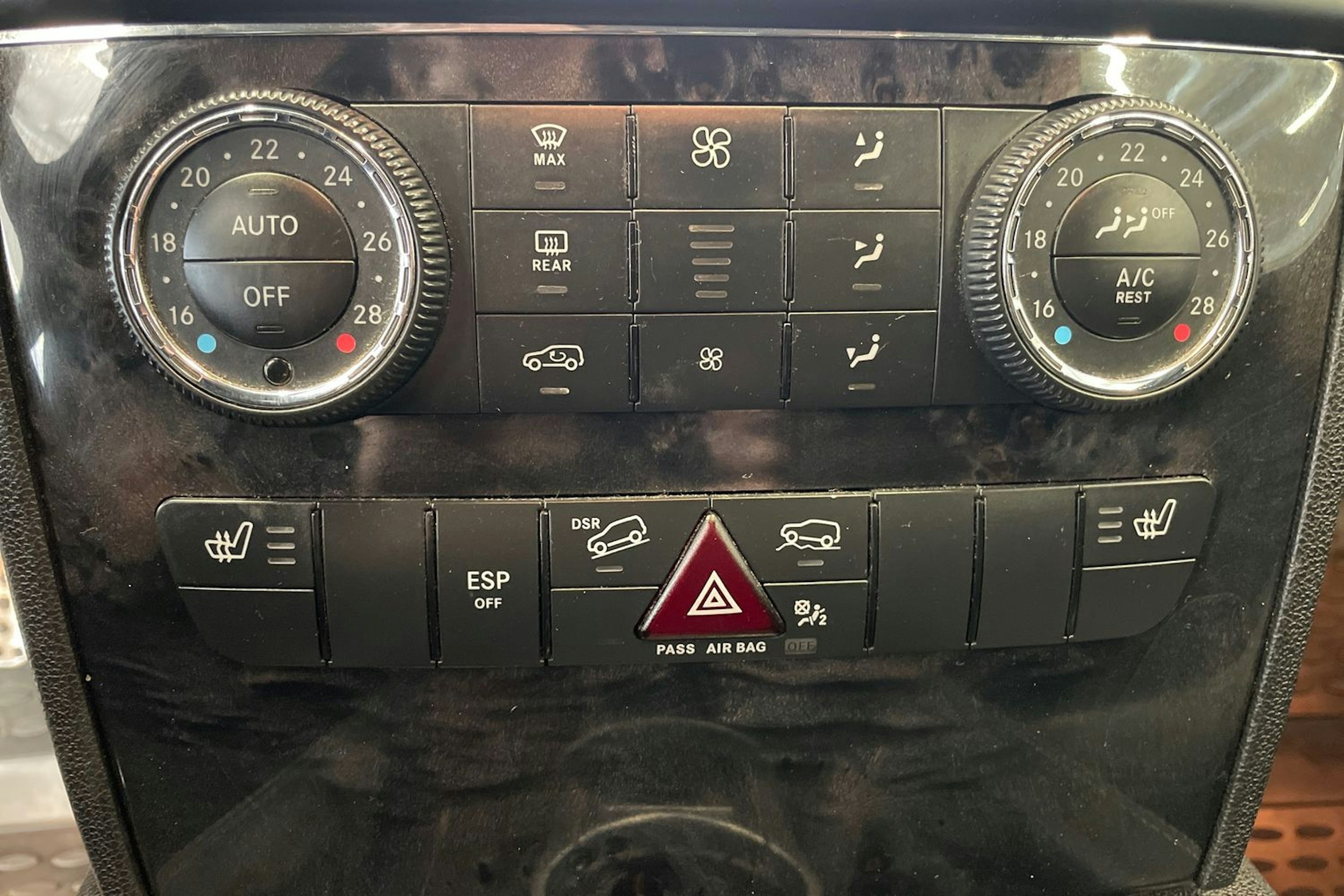 musta Mercedes-Benz ML 2007 kuva 17.