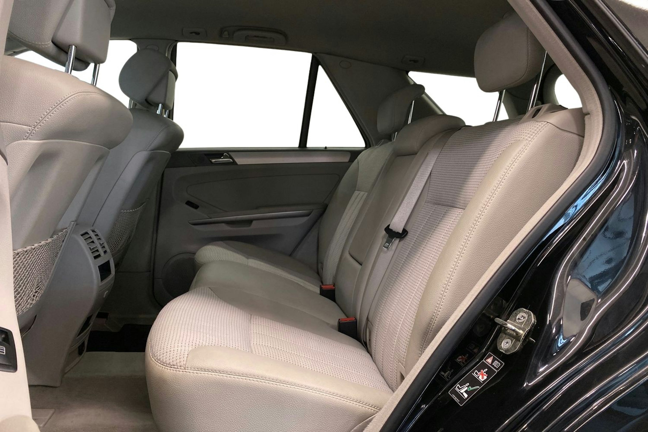 musta Mercedes-Benz ML 2007 kuva 8.