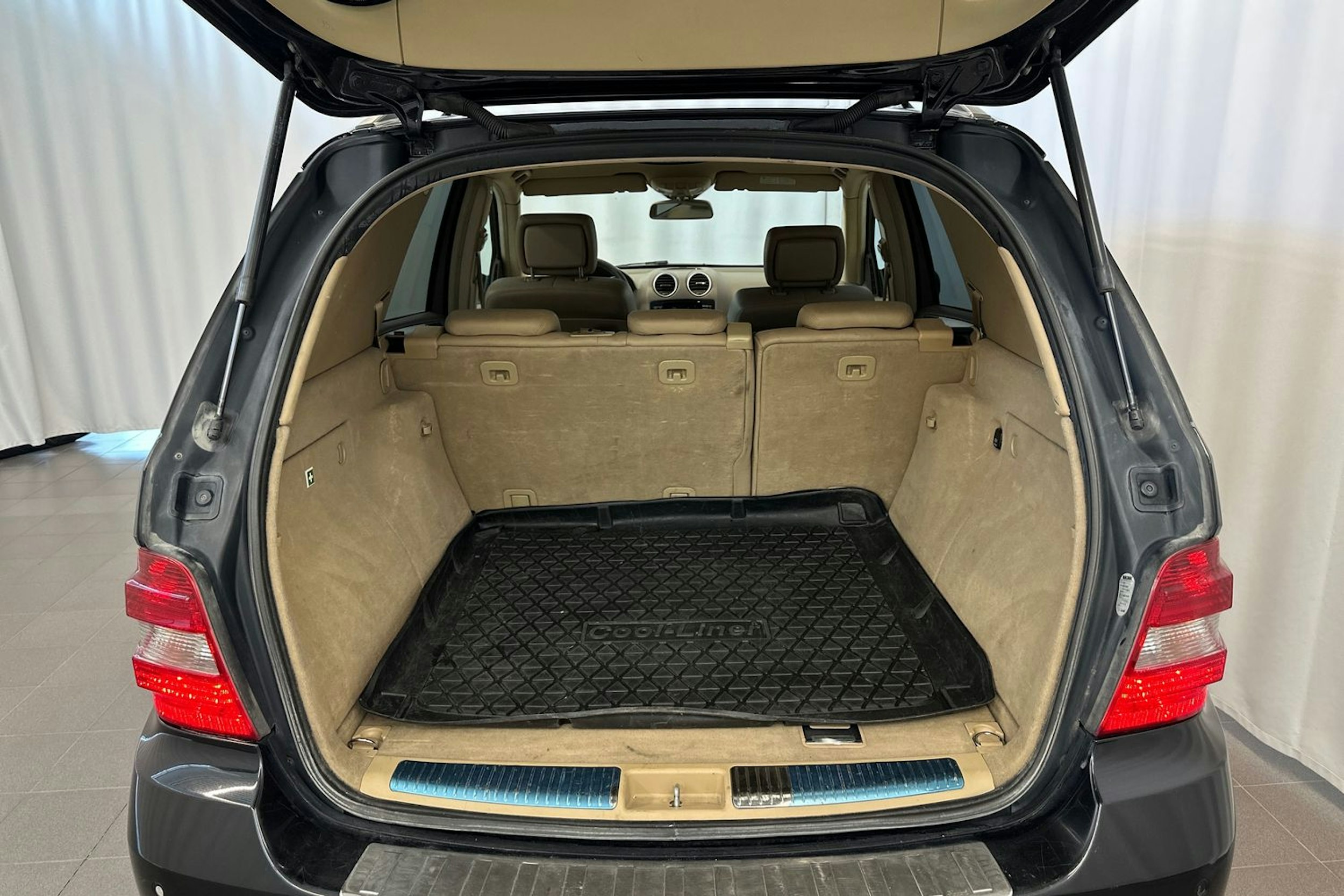 musta Mercedes-Benz ML 2007 kuva 15.