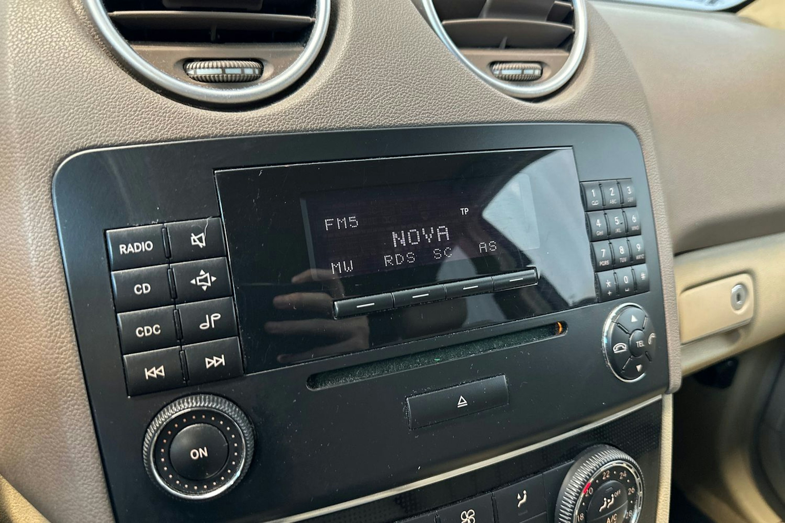 musta Mercedes-Benz ML 2007 kuva 23.