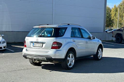 harmaa Mercedes-Benz ML 2007 kuva 7.