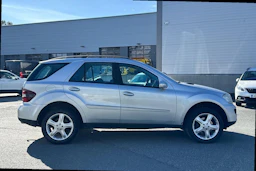 harmaa Mercedes-Benz ML 2007 kuva 8.