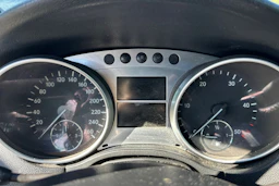 harmaa Mercedes-Benz ML 2007 kuva 23.